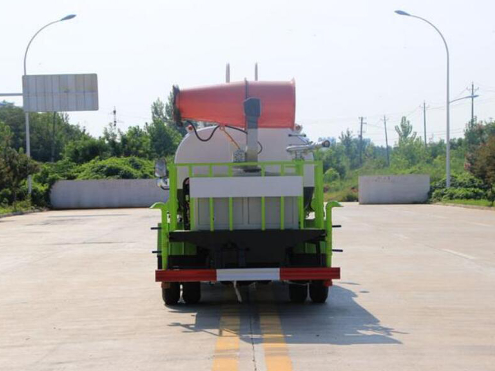 东风福瑞卡5方洒水车