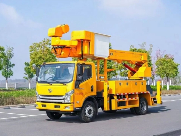 上汽跃进19米绝缘臂高空作业车