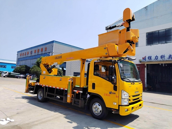 五十铃20米前置斗绝缘车