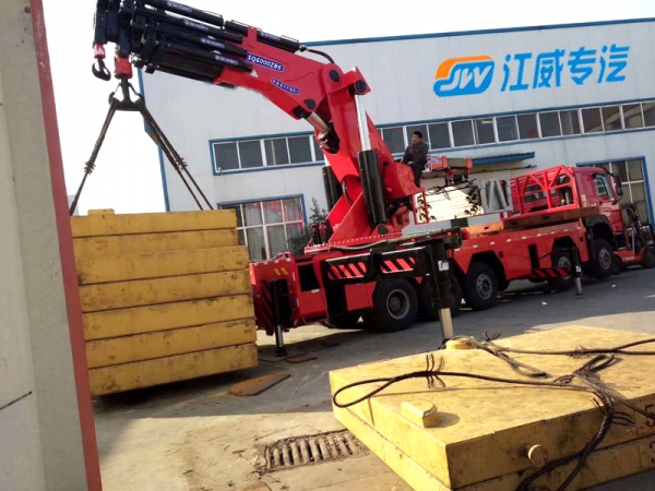 SQ6000ZB6江威大吨位折臂吊
