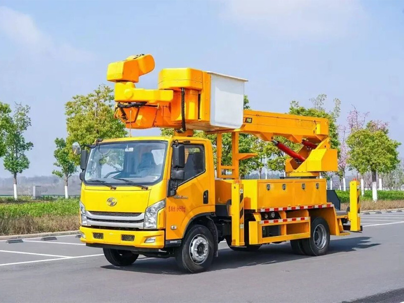 上汽跃进19米绝缘臂高空作业车